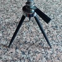 Treppiede vintage da tavolo
