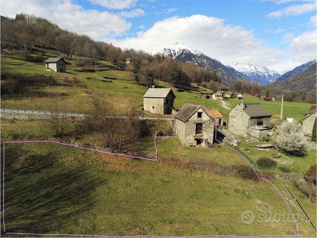 RUSTICO CON TERRENO E MERAVIGLIOSO PANORAMA