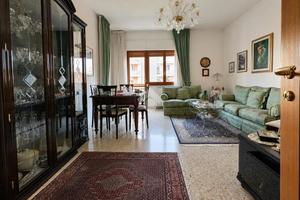 4 LOCALI A COSENZA