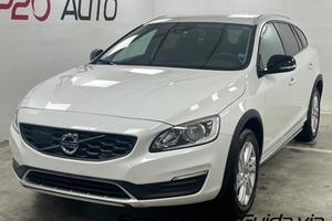 VOLVO V60 Cross Country D3 Geartronic Momentum