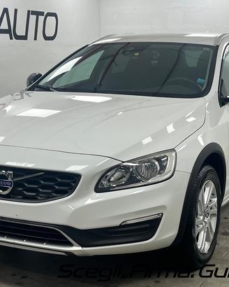 VOLVO V60 Cross Country D3 Geartronic Momentum
