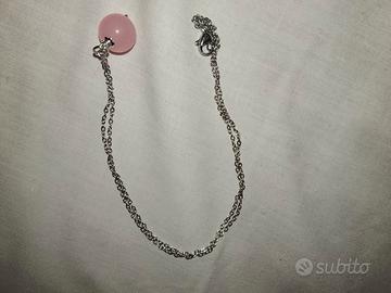 Collana in acciaio con ciondolo in quarzo rosa 