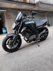 Suzuki Gladius 650cc  2014 Perfetta-Accessoriata