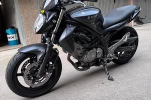 Suzuki Gladius 650cc  2014 Perfetta-Accessoriata