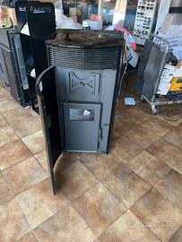 Termostufa idro modello Ungaro 24 kw