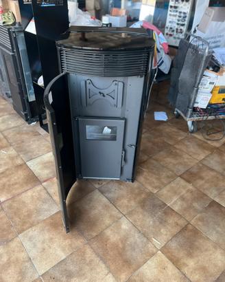Termostufa idro modello Ungaro 24 kw