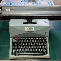macchina da scrivere Olivetti 82 diaspron