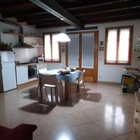 Camera in Appartamento trilocale