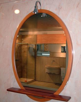 Specchio ovale in legno