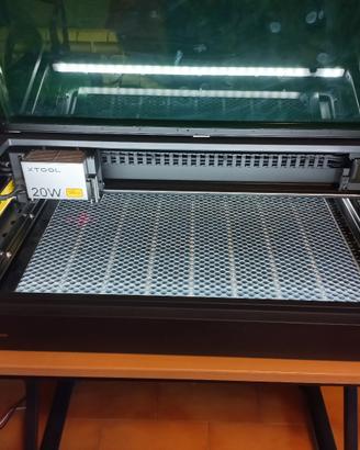 XTOOL  S1 TAGLIO LASER  POTENZA 20W