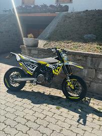 Husqvarna 701 motard a2