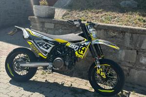 Husqvarna 701 motard a2