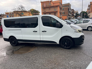 Trafic 9 posti unico leggi