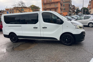 Trafic 9 posti unico leggi