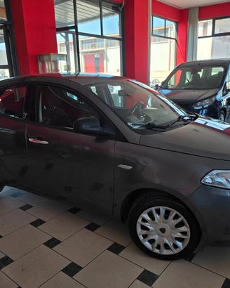 Lancia Ypsilon 1.2 69 CV 5 porte GPL Ecochic Plati
