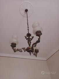 lampadario con putti