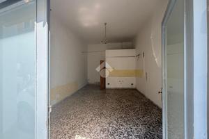 MONOLOCALE A BITONTO