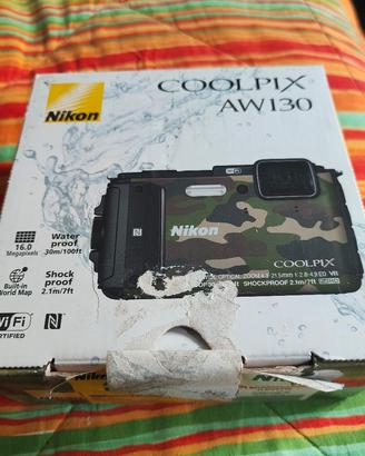 macchina fotografica subacquea Nikon aw 130