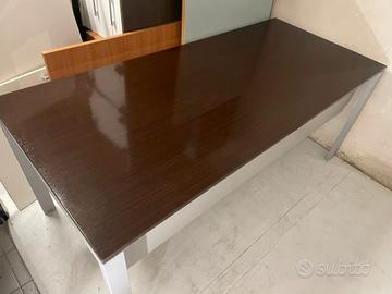 scrivania da ufficio in buone condizione 