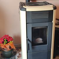 Stufa a Pellet La Nordica Viviana Evo  10,2 Kw