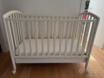 Lettino pali usato ma in buono stato