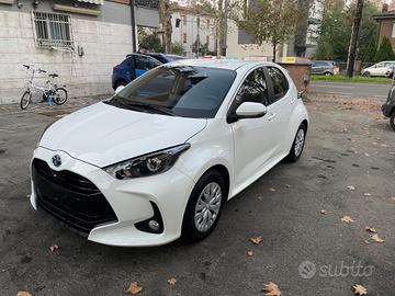 Toyota Yaris 1.5 Hybrid 5 porte Business