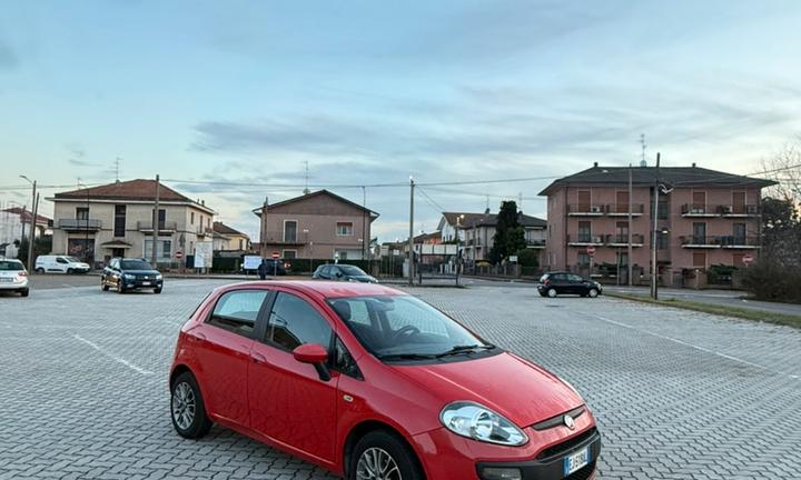 Fiat golf Fiesta punto benzina Ford