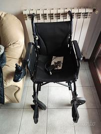 Sedia rotelle elettrica nuova.