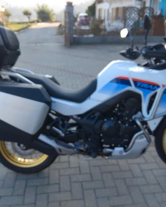 Honda Transalp 750 2024