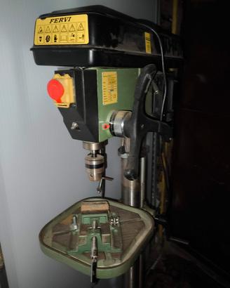 Trapano a colonna Fervi 750 watt 