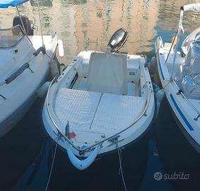 Barca a motore Autosvuotante + Suzuki df 40/60