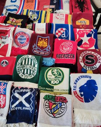 Stock Sciarpe Calcio