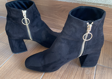 Stivaletto Donna in Velluto Nero, n° 40 (rovinato)