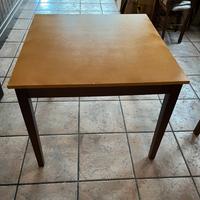 Tavoli in legno 90x90