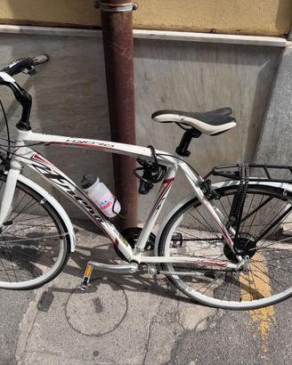 Bici trekking uomo 28” Shimano 21 velocità – poco