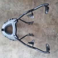 Staffa per bauletto t-max 560 + piastra Givi