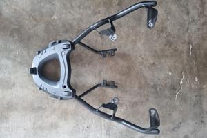 Staffa per bauletto t-max 560 + piastra Givi