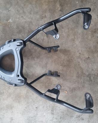 Staffa per bauletto t-max 560 + piastra Givi