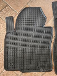 tappetini di gomma per auto smart nuovi mai usati