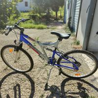 2x Bici (blu 26, arancio 24)