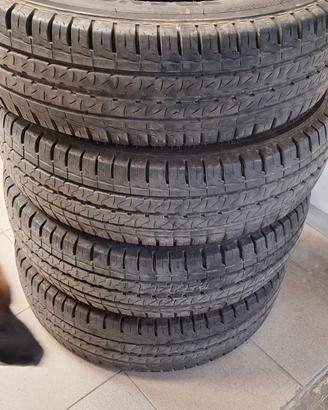 gomme da carico  215/75/16 kleber