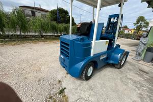 New Holland Seleziona g muletto om 70 per containe