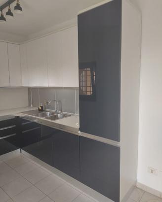 Cucina completa ad angolo