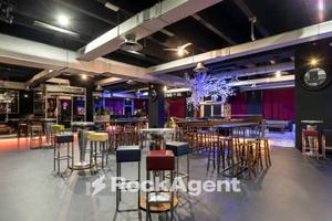 SCOPRI LE QUALITÀ' DI QUESTO LOCALE IMPONENTE