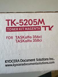Toner kyocera tk-52025m