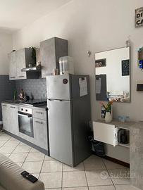 Bilocale arredato.650 al mese acqua inclusa