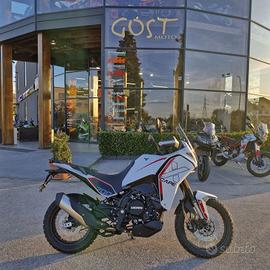 Moto Morini X-Cape 700 bianca a raggi