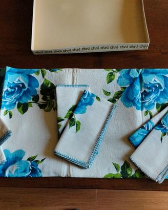 tovaglia con set di tovaglioli 