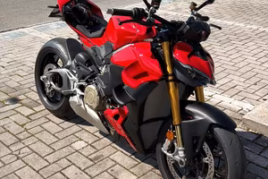 Ducati streetfighter v4s 2025 garanzia estesa 2029
