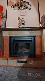 Termocamino Idro a legna con marmo di rivestimento